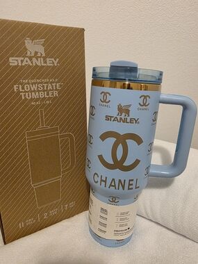 Stanley Light Blue Gold Engraved Logo FlowState Quencher Tumbler 40 Oz